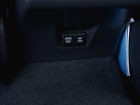 Certified 2025 Toyota Camry SE w/ Convenience Package FWD image 29