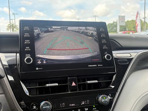 Used 2021 Toyota Camry XLE FWD image 12