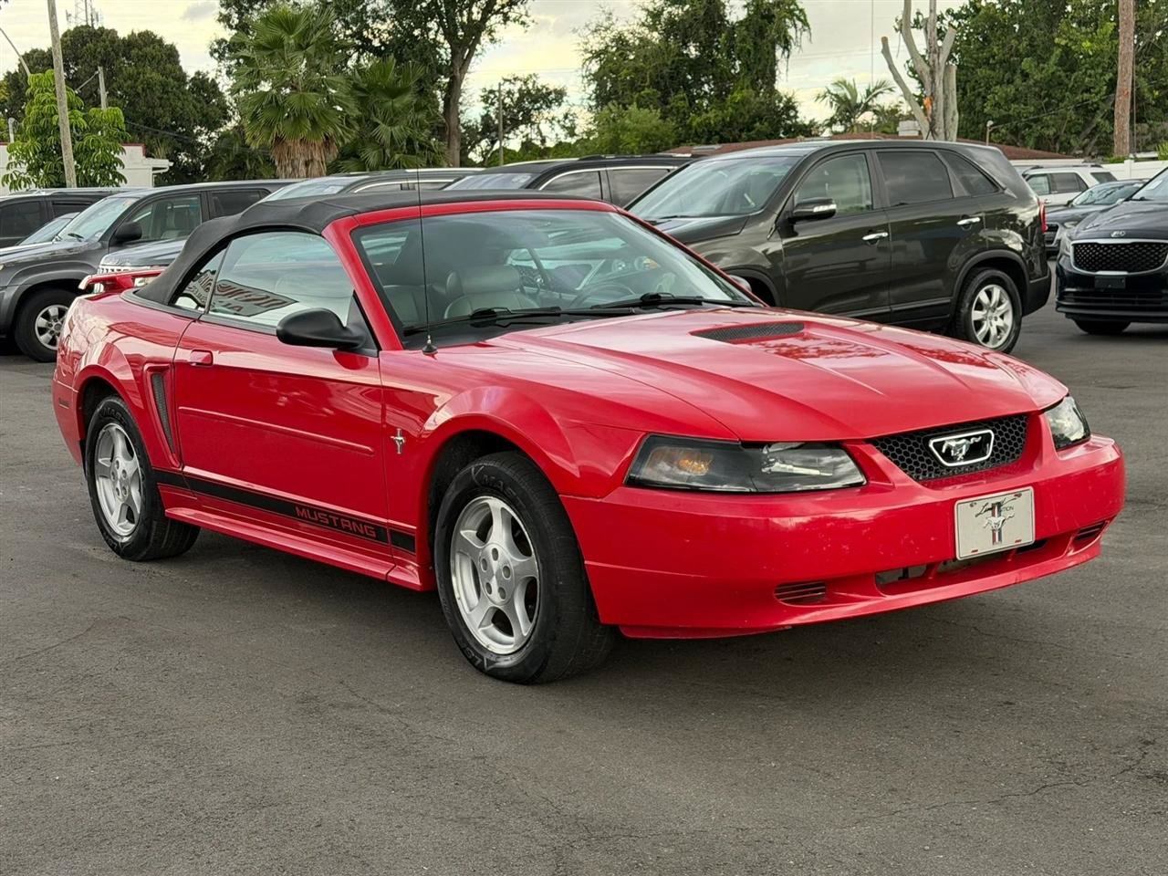 Used 2002 Ford Mustang Convertible RWD image 5