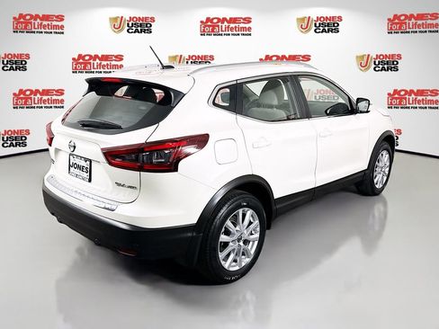 Certified 2022 Nissan Rogue Sport SV AWD/4WD image 16