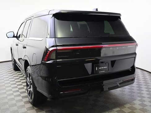 New 2026 Lincoln Navigator Reserve AWD/4WD image 4