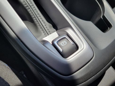 Used 2025 Chevrolet Trax LS FWD image 21