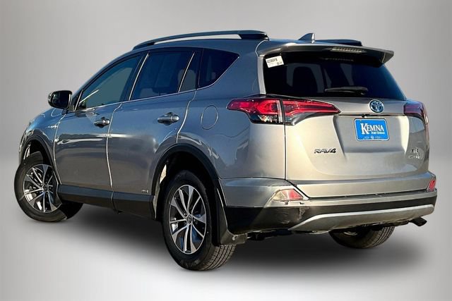 Used 2018 Toyota RAV4 XLE AWD/4WD image 4