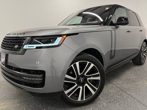 Used 2023 Land Rover Range Rover SE image 4