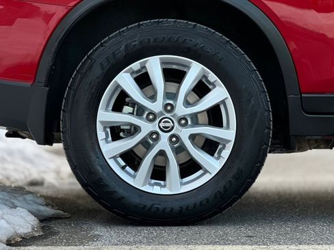 Used 2017 Nissan Rogue SV image 33