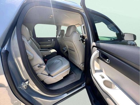 Used 2008 GMC Acadia SLT w/ Convenience Package image 19