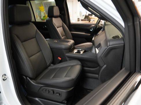 Used 2023 Chevrolet Tahoe Z71 w/ Luxury Package image 39