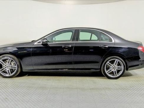 Used 2018 Mercedes-Benz E 400 4MATIC Sedan image 3