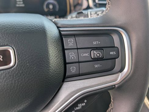 Used 2023 Jeep Wagoneer Series II RWD image 19