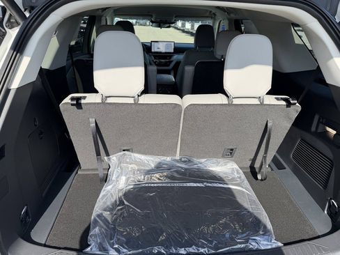 New 2026 Ford Explorer Active w/ Active Comfort Package RWD image 19