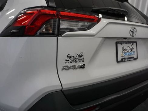 Used 2025 Toyota RAV4 XLE AWD/4WD image 11