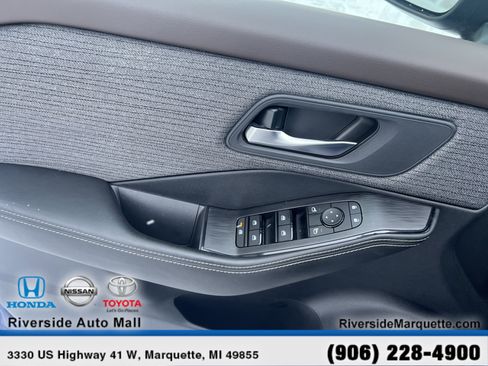 Used 2021 Nissan Rogue SV image 23