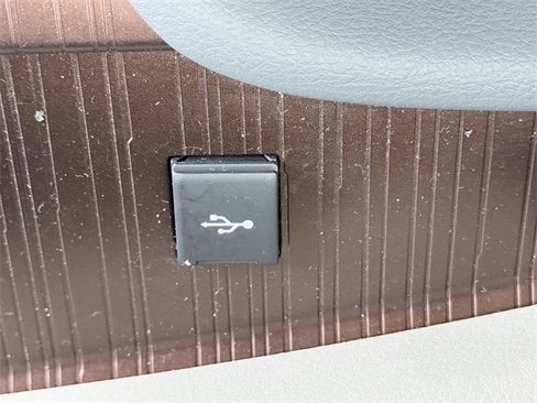 Used 2024 Toyota Sienna XLE image 21