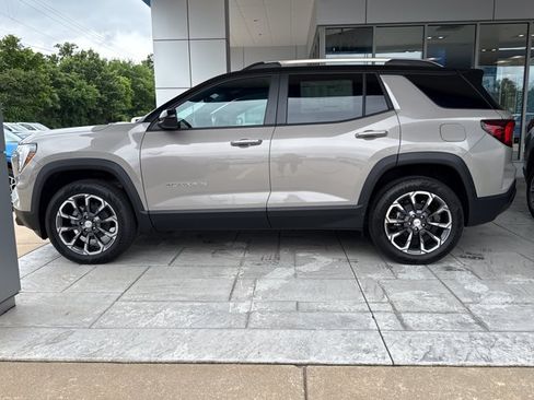 New 2026 GMC Terrain Elevation w/ Elevation Premium Package FWD image 2
