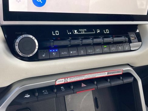 Certified 2025 Toyota Sequoia Capstone AWD/4WD image 27
