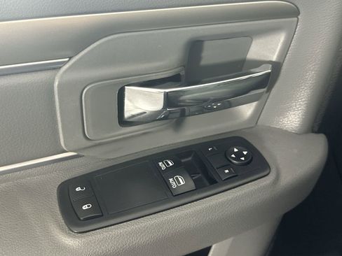 Used 2018 RAM 1500 Express image 17