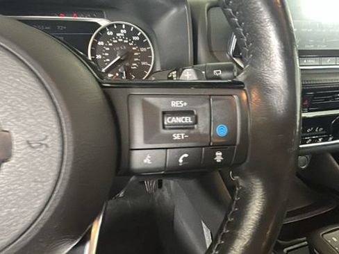 Used 2021 Nissan Rogue SV AWD/4WD image 17