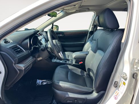 Used 2017 Subaru Outback 2.5i Limited AWD/4WD image 2