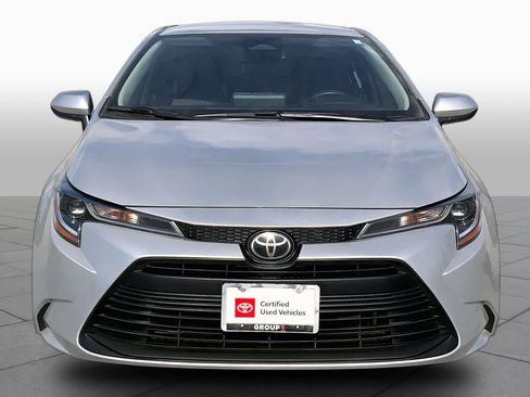 Used 2025 Toyota Corolla LE FWD image 4