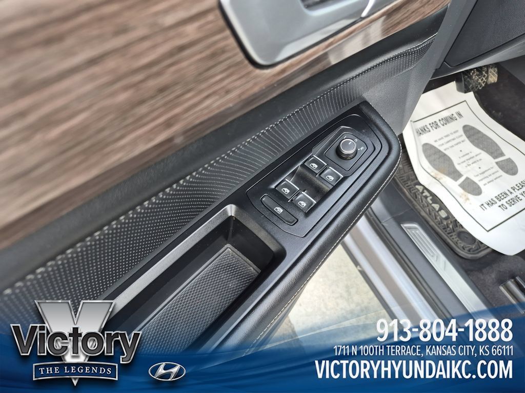 Used 2024 Volkswagen Atlas SEL AWD/4WD image 11