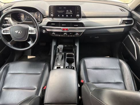 Used 2020 Kia Telluride LX FWD image 16