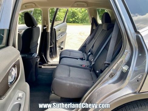 Used 2019 Nissan Rogue FWD image 33