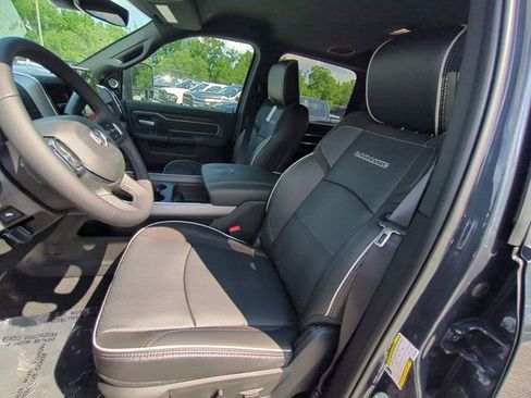 Used 2025 RAM 2500 Laramie AWD/4WD image 22