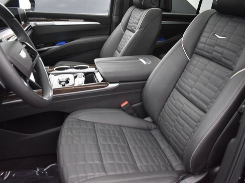 Used 2026 Cadillac Escalade ESV Platinum Sport w/ LPO, Floor Liner Package AWD/4WD image 12