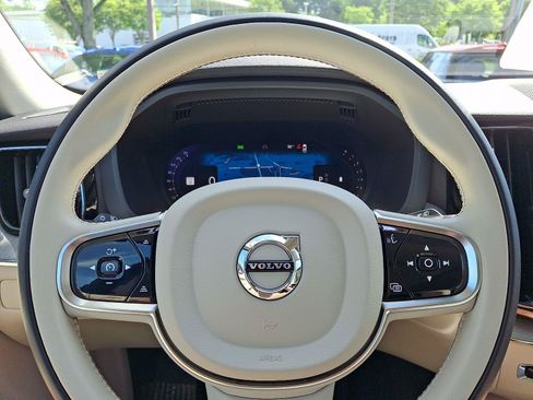Certified 2024 Volvo XC60 B5 Plus w/ Climate Package AWD/4WD image 21