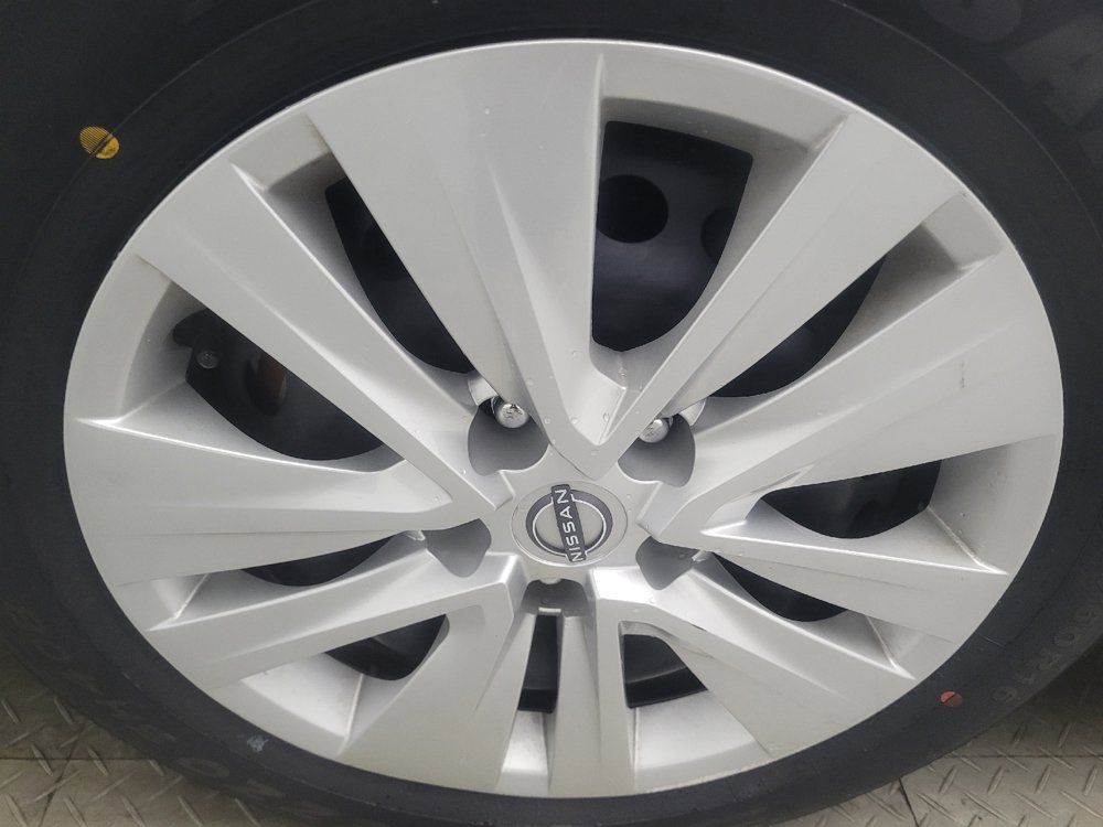 Used 2025 Nissan Sentra S FWD image 31