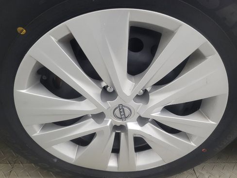 Used 2025 Nissan Sentra S FWD image 31