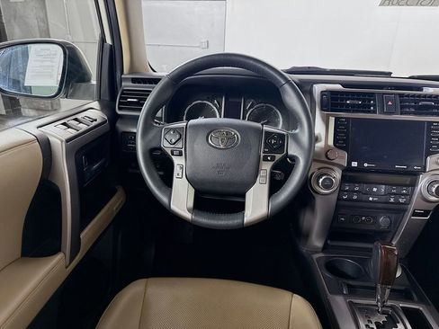 Used 2022 Toyota 4Runner Limited AWD/4WD image 19