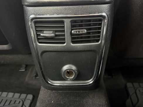 Used 2012 Dodge Charger SE RWD image 32