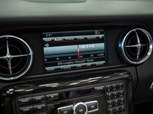 Used 2015 Mercedes-Benz SLK 250 image 18