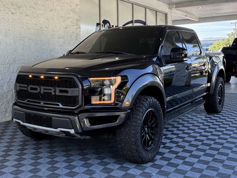 Used 2017 Ford F150 Raptor w/ Equipment Group 802A Luxury AWD/4WD image 3