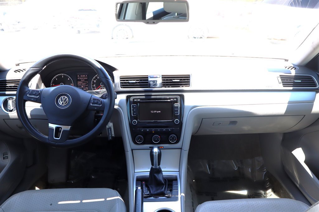 Used 2013 Volkswagen Passat TDI SE FWD image 12