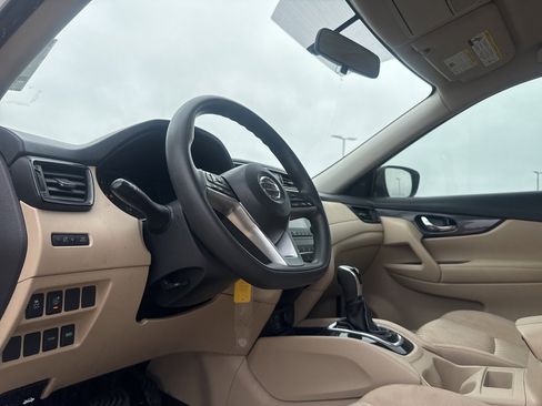 Used 2017 Nissan Rogue S image 30