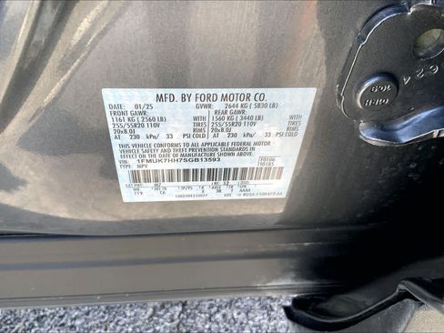 Certified 2025 Ford Explorer Platinum RWD image 34
