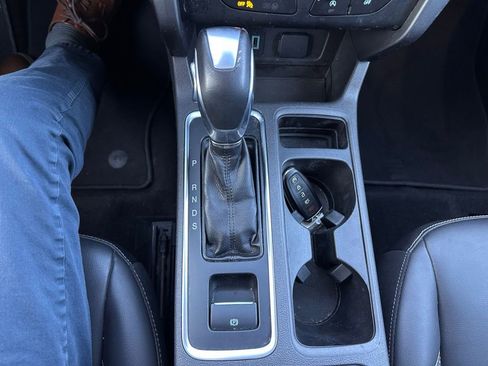 Used 2019 Ford Escape SEL image 16