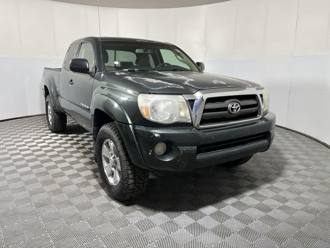 Used 2009 Toyota Tacoma PreRunner RWD image 2