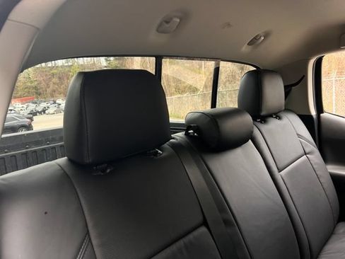 Used 2021 Toyota Tacoma SR5 AWD/4WD image 28