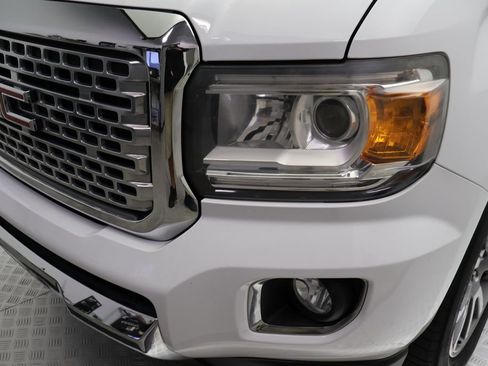 Used 2019 GMC Canyon Denali image 3