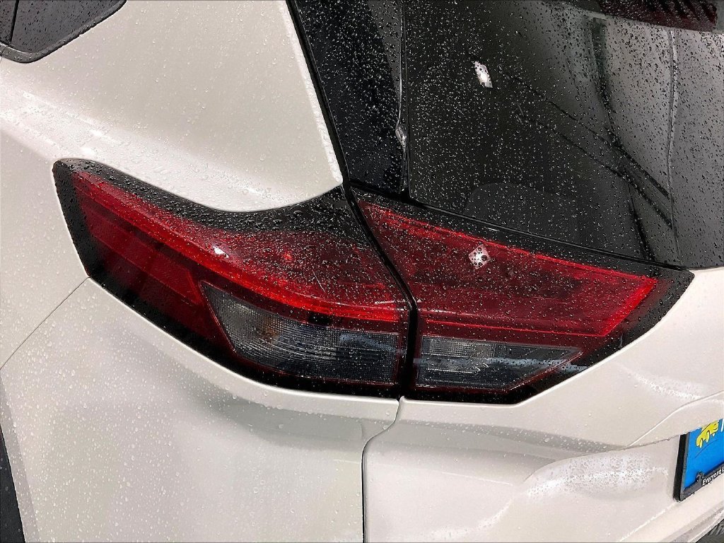 Used 2023 Nissan Rogue SL AWD/4WD image 34