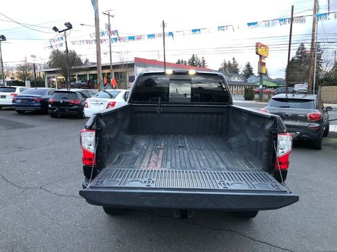Used 2017 Nissan Titan PRO-4X AWD/4WD image 7