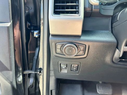 Used 2020 Ford F150 Lariat image 14