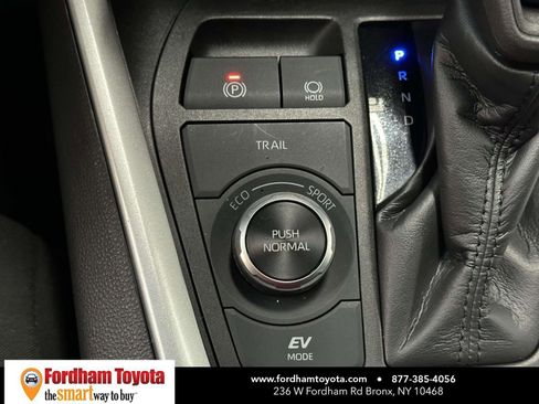 Certified 2022 Toyota RAV4 LE AWD/4WD image 25
