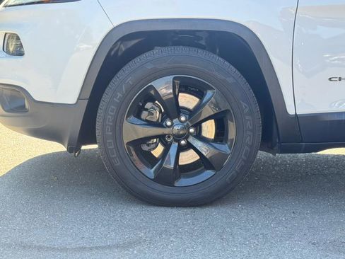 Used 2018 Jeep Cherokee Limited w/ High Altitude Package image 8