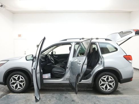 Used 2021 Subaru Forester Premium image 24