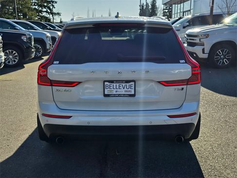 Used 2021 Volvo XC60 T5 Momentum w/ Advanced Package image 38