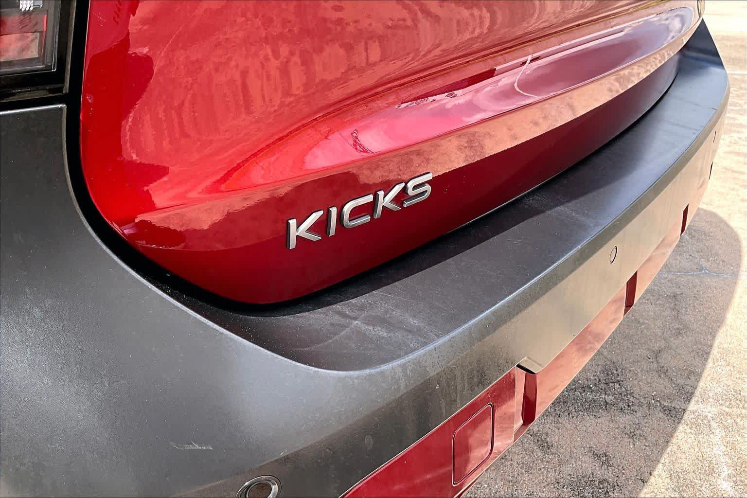 Certified 2025 Nissan Kicks SV FWD image 31